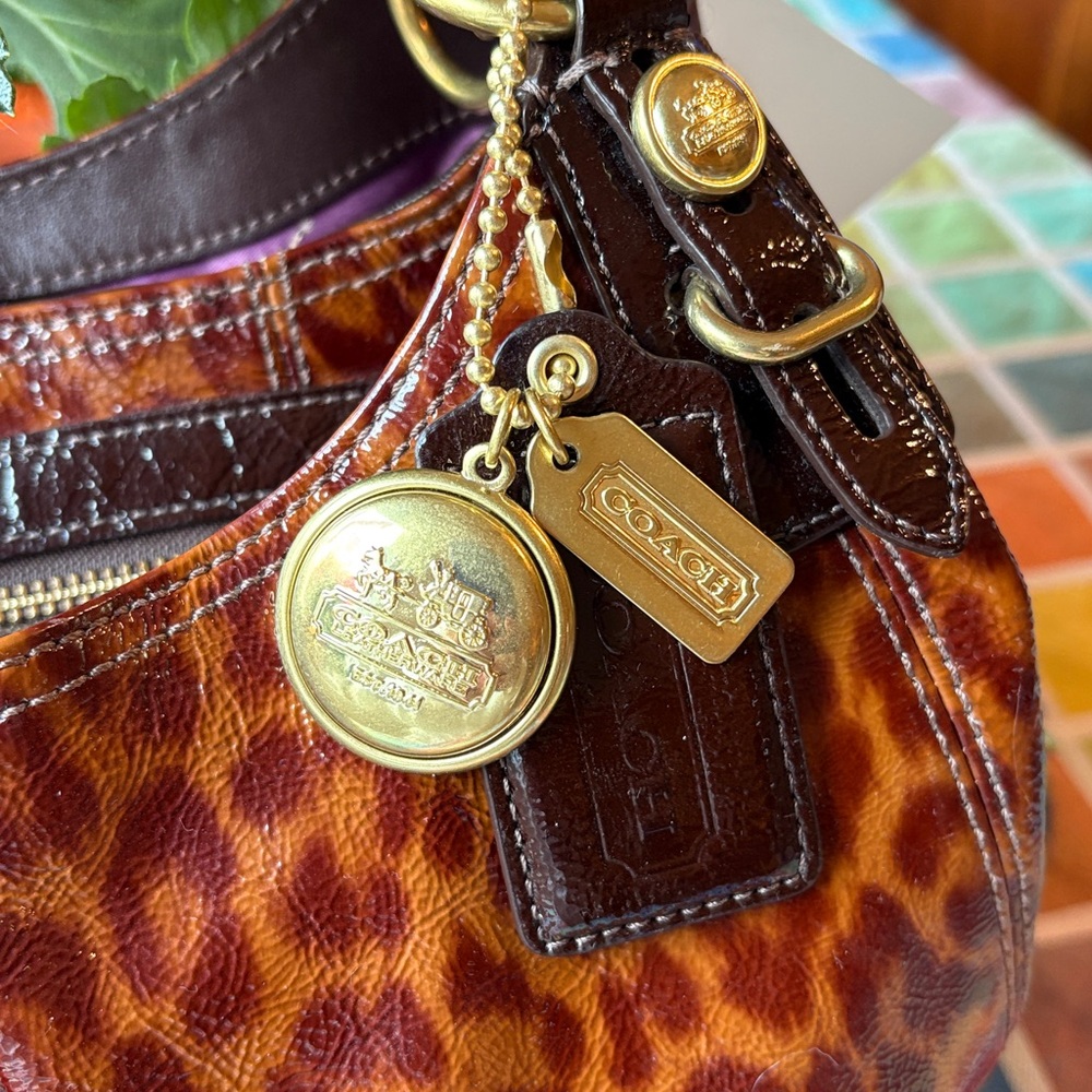 🐆 COACH VINTAGE  PATIENT LEATHER BAG WITH NWT BAG  CHARM 🐆 - Picture 5 of 14